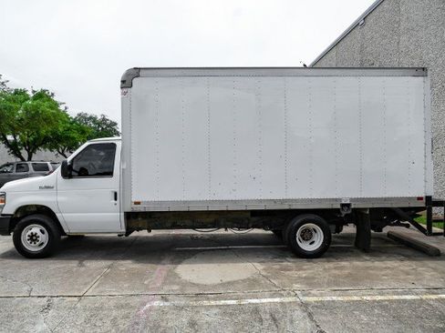 Used 2019 Ford E-350 and Econoline 350 Super Duty w/ Power Windows & Locks Group RWD image 11