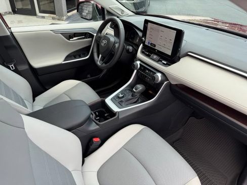 Used 2025 Toyota RAV4 Limited w/ Advanced Technology Package AWD/4WD image 25