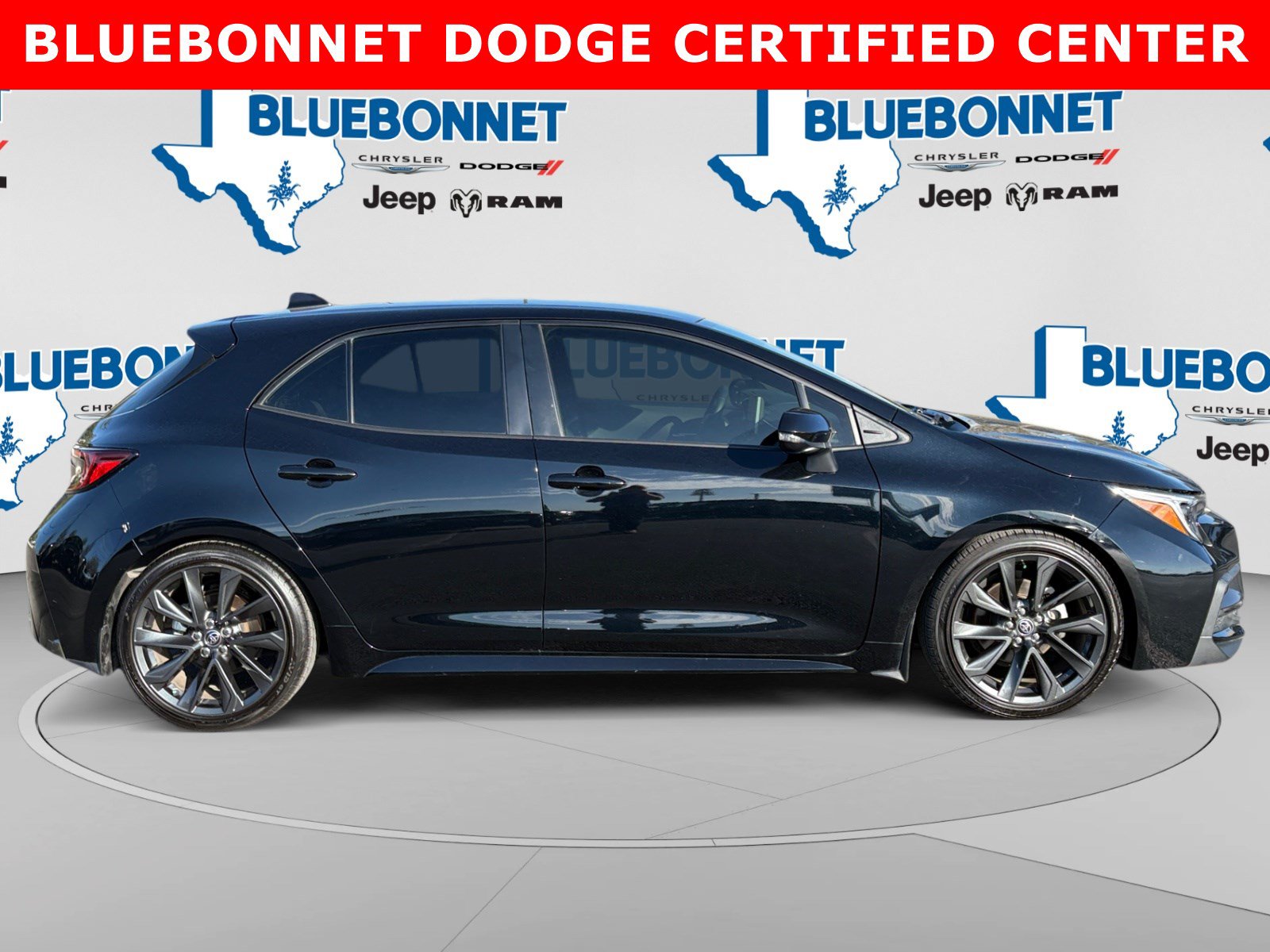 Used 2024 Toyota Corolla XSE FWD image 4