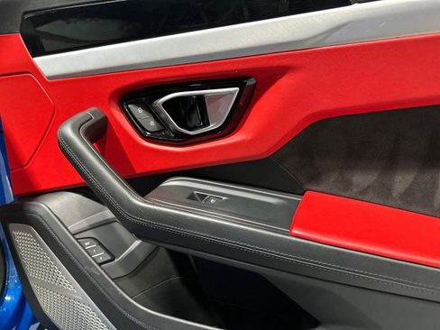 Used 2019 Lamborghini Urus AWD/4WD image 58