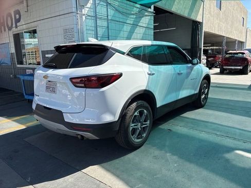 Used 2025 Chevrolet Blazer LT image 3