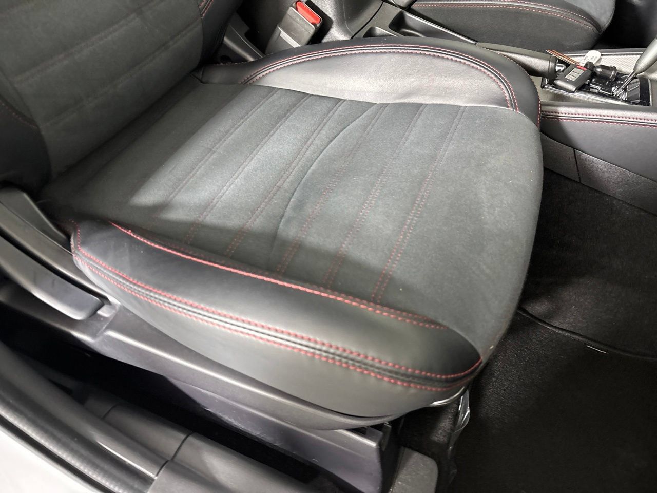 Used 2024 Mitsubishi Outlander Sport SE AWD/4WD image 27