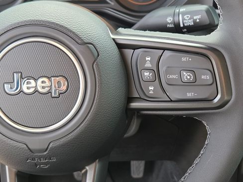 Used 2026 Jeep Gladiator Rubicon AWD/4WD image 25