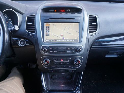 Used 2015 Kia Sorento SX image 12