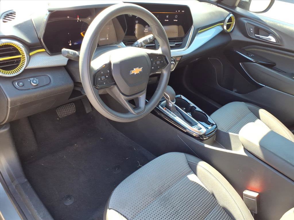 Used 2024 Chevrolet Trax LT FWD image 11