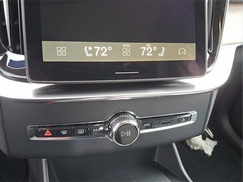 New 2026 Volvo XC90 B6 Ultra image 9