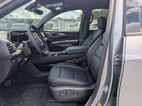 New 2026 Chevrolet Traverse LT w/ Driver Confidence Package FWD image 12