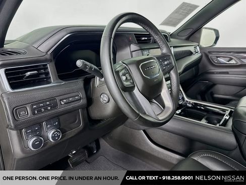 Used 2023 GMC Yukon Denali AWD/4WD image 9
