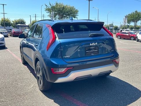 Certified 2023 Kia Niro EX w/ EX Cold Weather Package FWD image 11