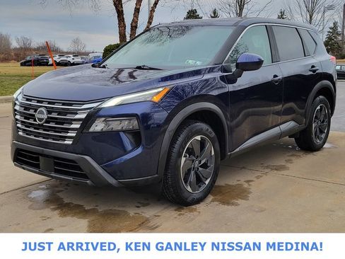 Used 2025 Nissan Rogue SV image 7