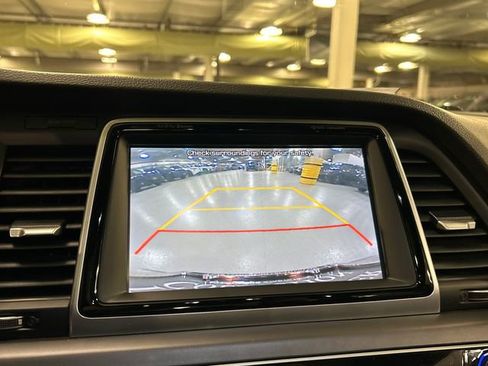 Used 2019 Hyundai Sonata Limited FWD image 17