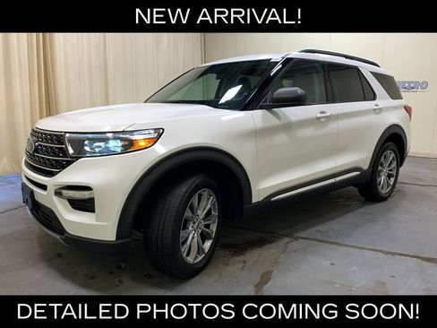 Used 2022 Ford Explorer XLT w/ Equipment Group 202A AWD/4WD image 48
