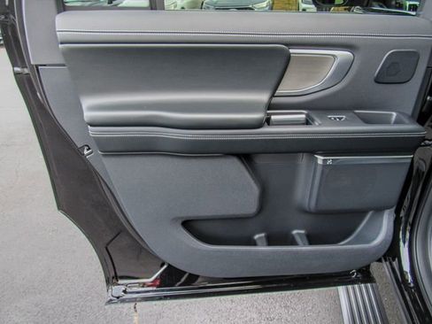 New 2025 Ford Expedition Max Platinum w/ Driver's Package image 15