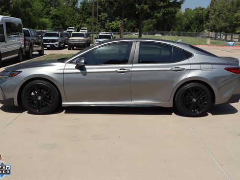 Used 2026 Toyota Camry SE w/ Convenience Package FWD image 7