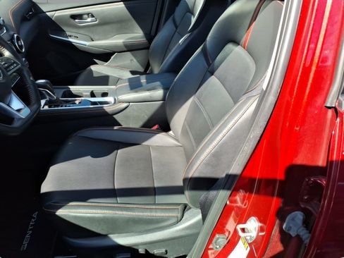 Used 2023 Nissan Sentra SR w/ SR Premium Package FWD image 10