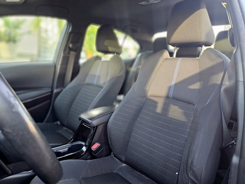 Used 2021 Toyota Corolla SE w/ Carpet Mat Package (TMS) FWD image 31