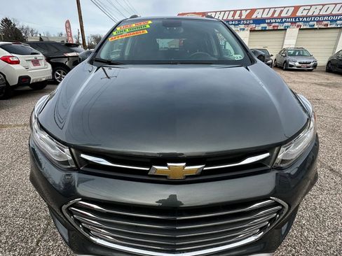 Used 2020 Chevrolet Trax LT AWD/4WD image 2