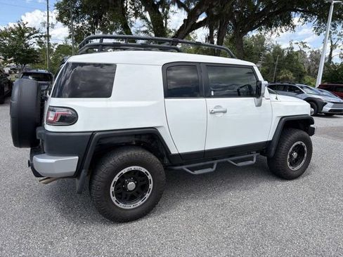 Used 2012 Toyota FJ Cruiser 2WD w/ Upgrade Pkg image 2