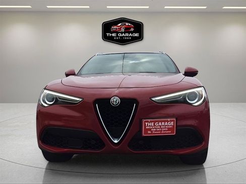 Used 2018 Alfa Romeo Stelvio Ti AWD/4WD image 2