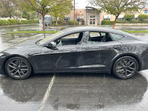 Used 2023 Tesla Model S Plaid image 4