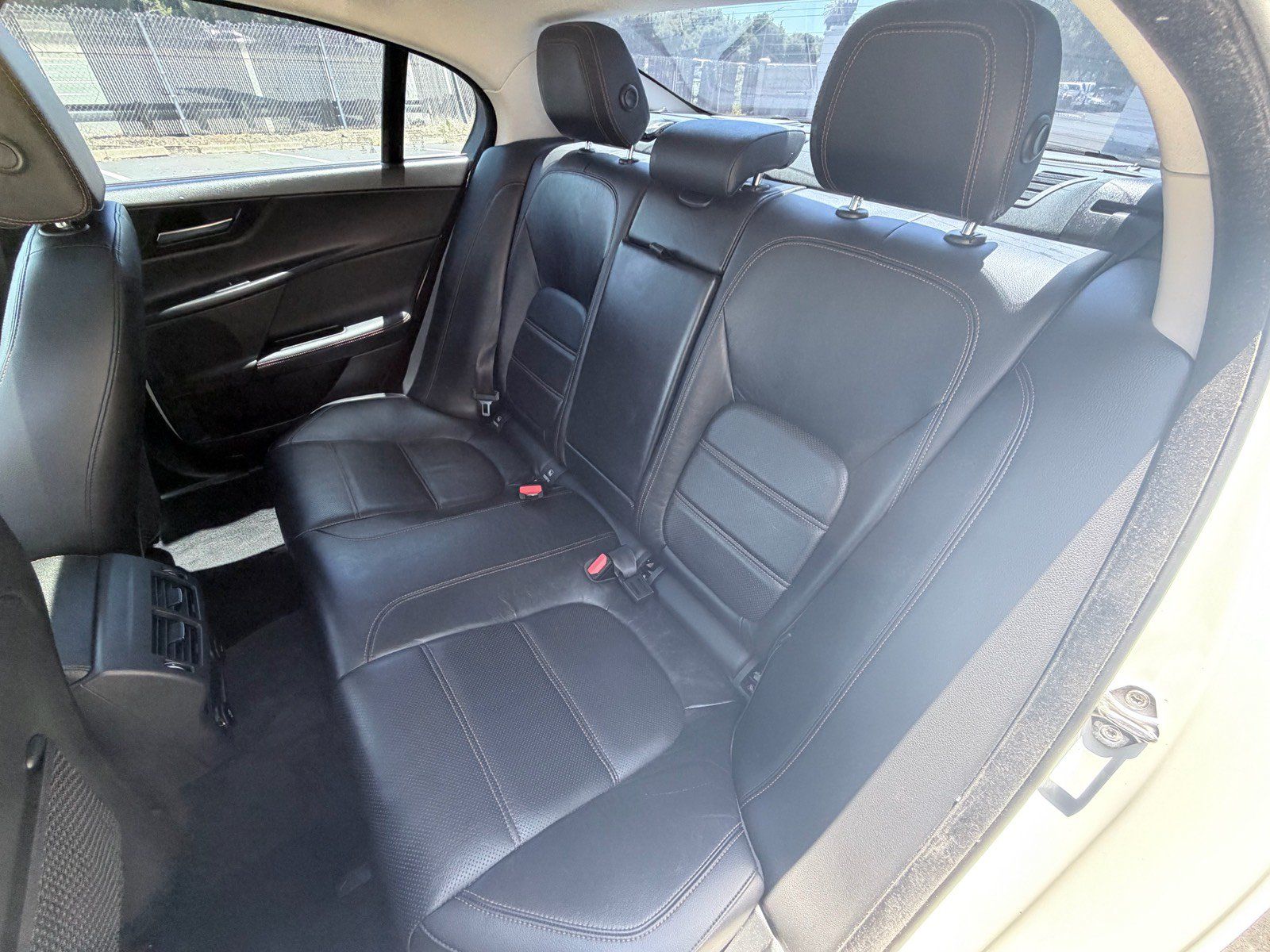 Used 2017 Jaguar XE Prestige AWD/4WD image 9