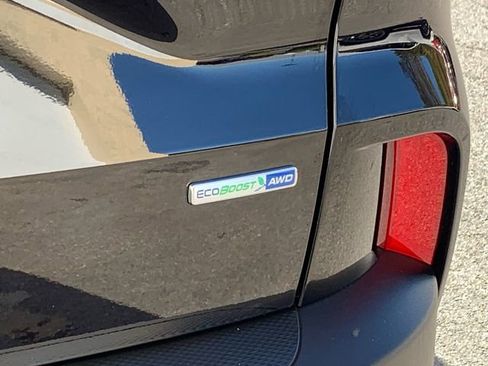 Used 2020 Ford Escape SE image 13