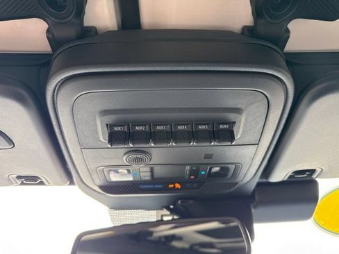 Used 2025 Ford Bronco Badlands AWD/4WD image 28