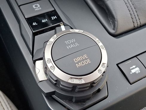 Used 2024 Toyota Tacoma Limited image 23