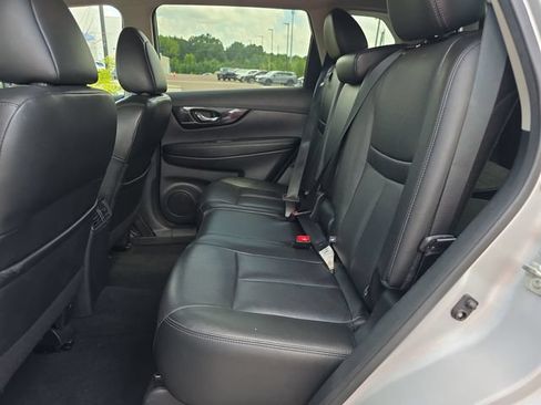 Used 2019 Nissan Rogue SL AWD/4WD image 11
