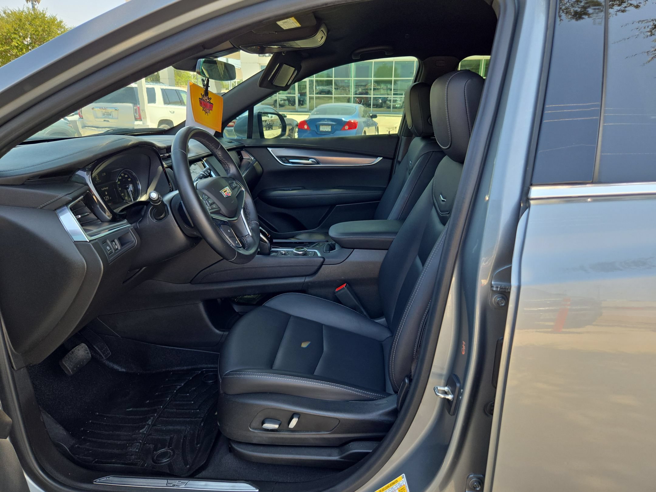 Certified 2023 Cadillac XT5 Luxury FWD image 9