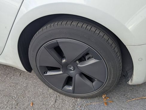 Used 2022 Tesla Model 3 RWD image 15