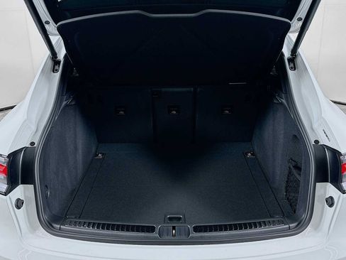 New 2026 Porsche Macan AWD/4WD image 27
