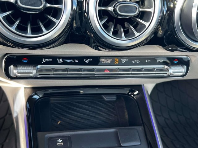 Used 2024 Mercedes-Benz GLB 250 4MATIC image 33