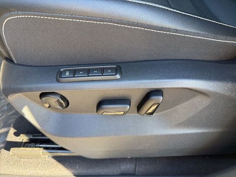 Used 2025 Volkswagen Atlas Cross Sport SEL R-Line image 16