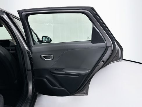 Used 2025 Kia K4 FWD image 28