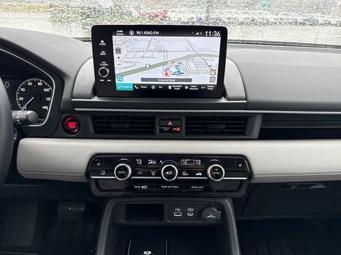 Used 2024 Honda Pilot Touring image 28