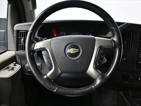 Used 2016 Chevrolet Express 2500 image 25