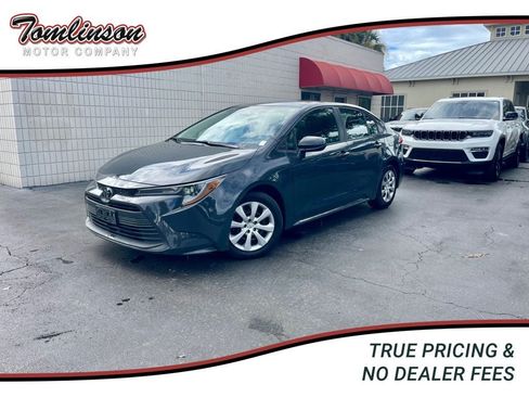Used 2025 Toyota Corolla LE FWD image 1