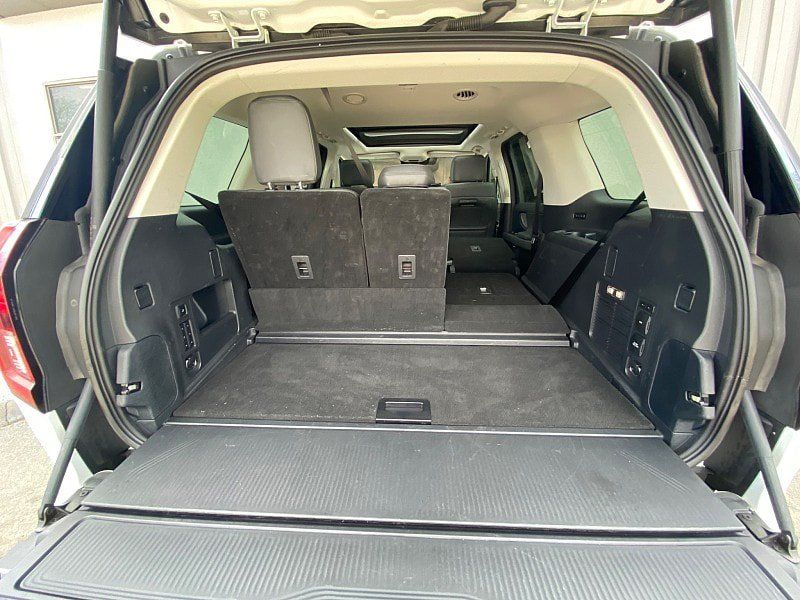 Certified 2025 Ford Expedition Active AWD/4WD image 44