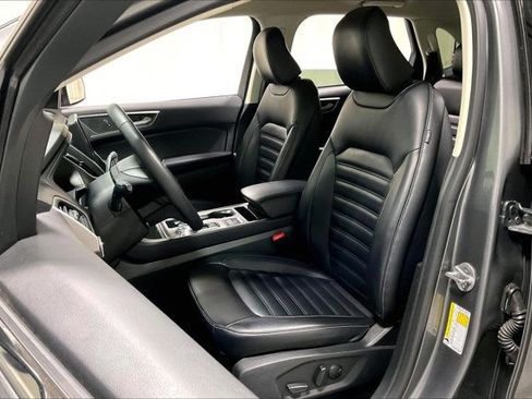 Used 2024 Ford Edge SEL image 25