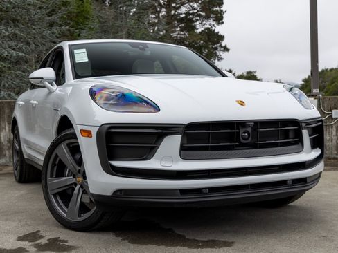 New 2025 Porsche Macan image 9