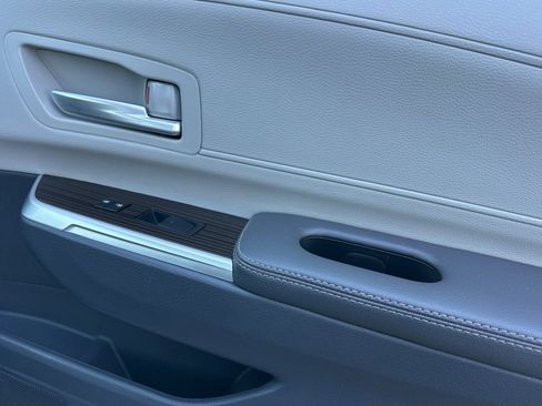 Used 2022 Toyota Sienna XLE image 22