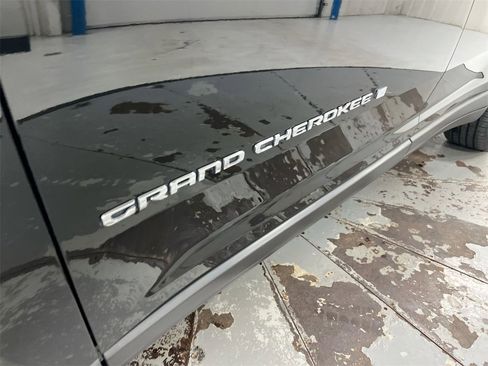 Used 2022 Jeep Grand Cherokee L Limited w/ Trailer Tow Group (B) image 28