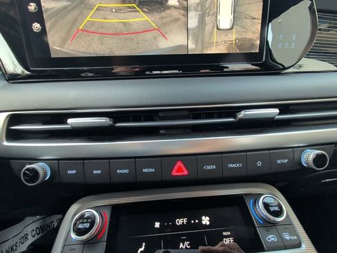 Used 2023 Hyundai Palisade Calligraphy image 24