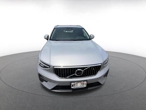 Used 2024 Volvo XC40 B5 Core AWD/4WD image 4