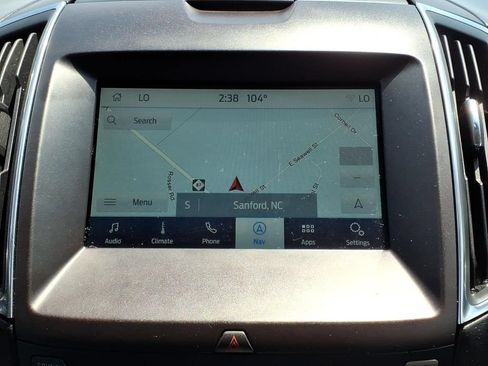Used 2018 Ford Edge Titanium w/ Equipment Group 301A AWD/4WD image 12