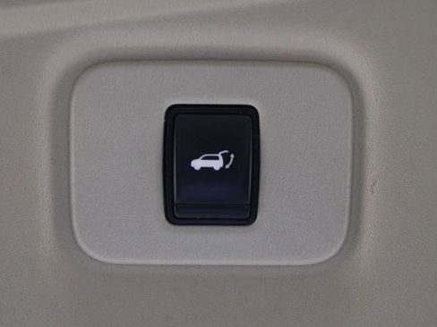 Certified 2020 Nissan Pathfinder Platinum image 18