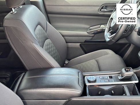 Certified 2024 Nissan Pathfinder SV image 13