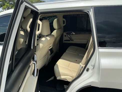 Used 2020 Lexus GX 460 Luxury w/ Off Road Package AWD/4WD image 16