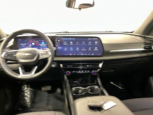 Certified 2025 Chevrolet Traverse LT w/ Driver Confidence Package image 18